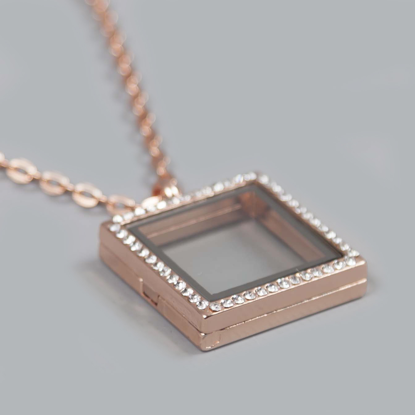 Glazen Medaillon Vierkant Rosegold Steentjes Glazen Medaillon Vierkant Rosegold Steentjes